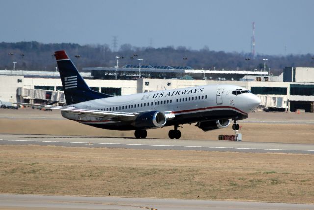 BOEING 737-300 (N529AU) - March 5th takeoff at Nashville