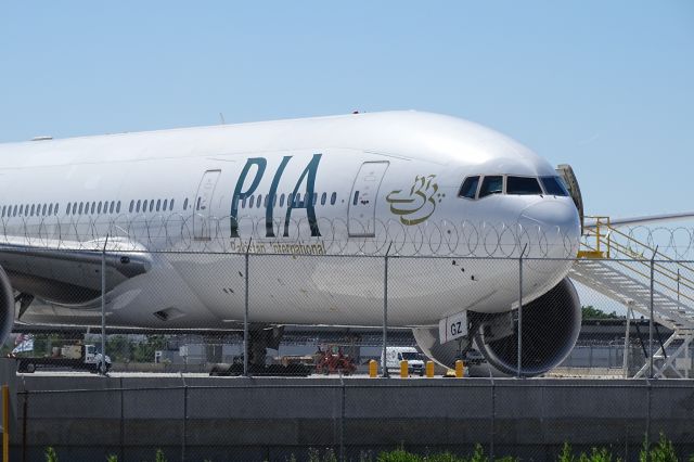 BOEING 777-200LR (AP-BGZ) - First visit of PIA to Chicago since 2012, also first nonstop flight ever from Pakistan to Chicago. Special repatriation flights to/from Islamabad.