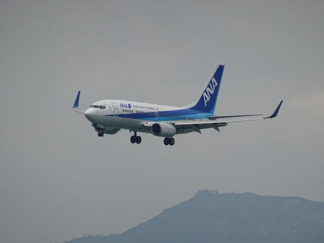 Boeing 737-700 (JA18AN)