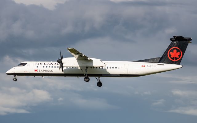 de Havilland Dash 8-400 (C-GYJZ)