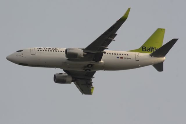 Airbus A330-300 (YL-BBX)
