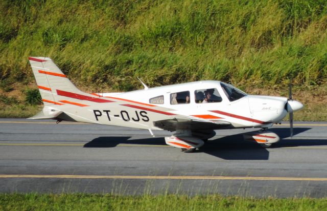 Piper Cherokee (PT-OJS)