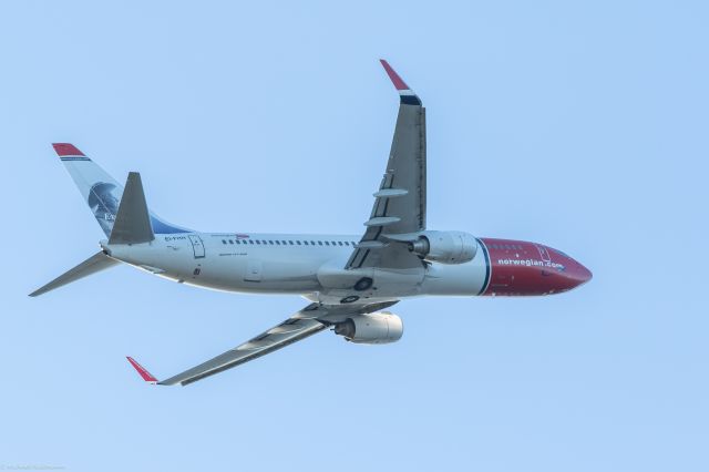 Boeing 737-700 (EI-FHH) - Takeoff from Copenhagen. Maj 2015