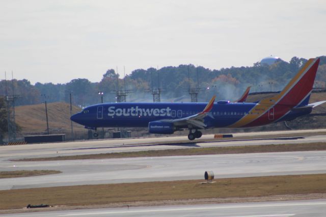 Boeing 737-800 (N8579Z)