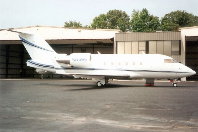 Canadair Challenger (N150MH) - Seen here in May-00. br /br /Registration cancelled 20-May-15.