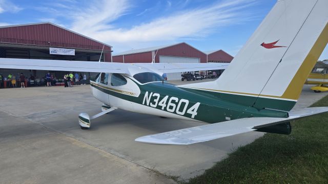 Cessna Cardinal (N34604) - Left tail/empennage of Cardinal N34604 at the 2K9 fly-in, October 11th.