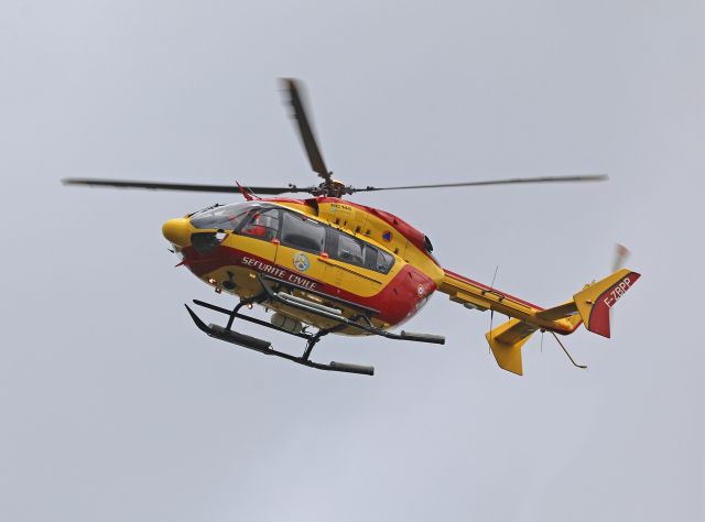 — — - EC145 de la sécurité civile Fort de France