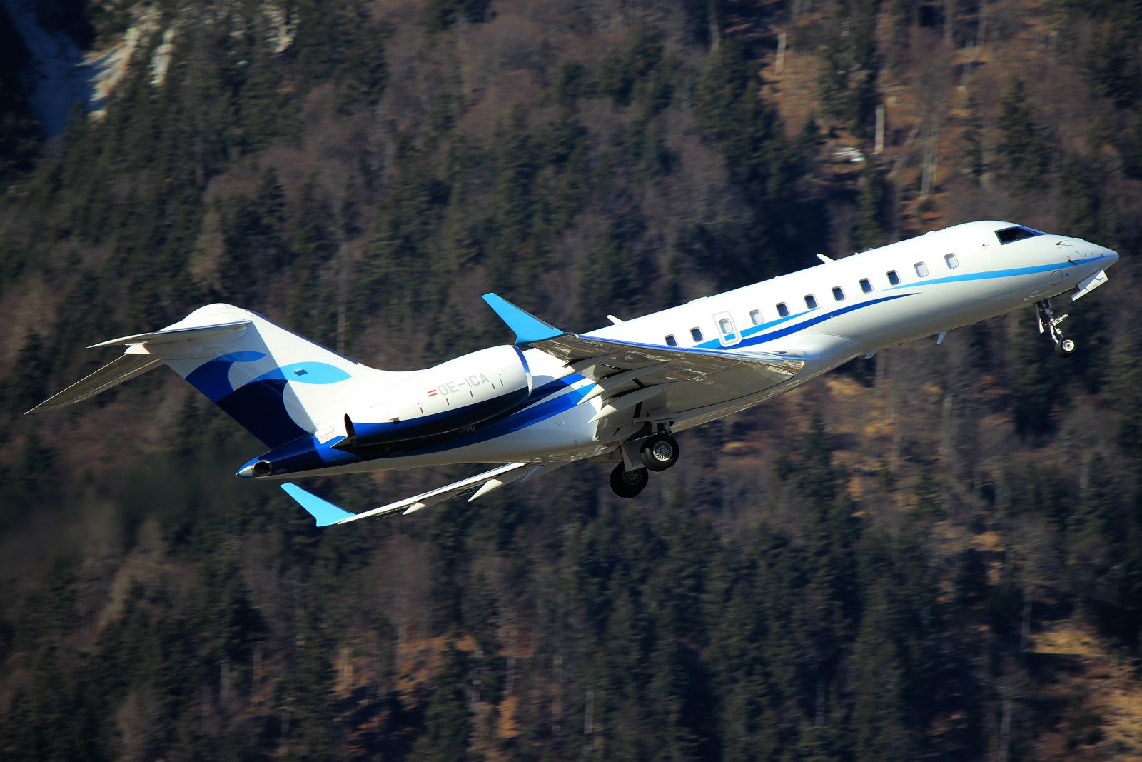 Bombardier Global 5000 (OE-ICA)