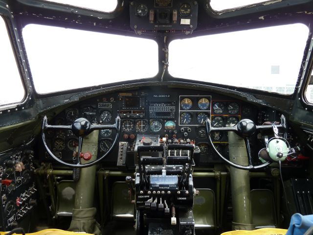 Boeing B-17 Flying Fortress (N93012) - Collings Foundation B-17 "Nine O Nine at Paine Field, Everett, WA. Flight Deck - 6/24/10