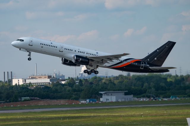 Boeing 757-200 (G-POWH)