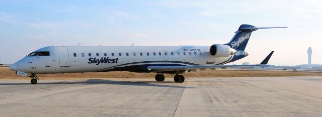 Canadair Regional Jet CRJ-700 (N752SK) - Rare site seeing the actual Skywest color scheme in CLTbr /br /1/18/19