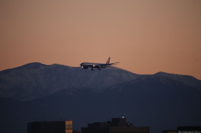 BOEING 777-300ER —