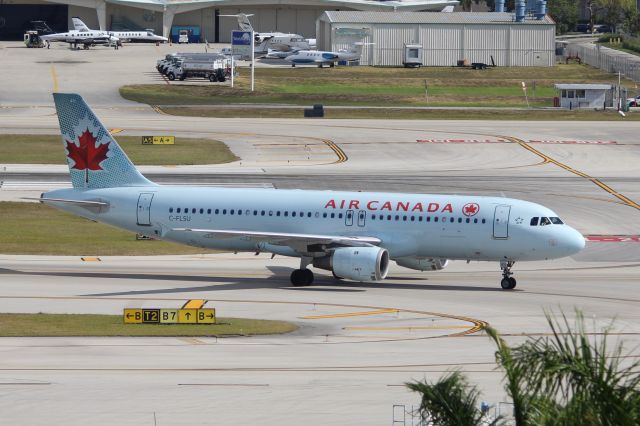 Airbus A320 (C-FLSU) - Air Canada (AC) C-FLSU A320-211 [cn309]br /Fort Lauderdale (FLL). Air Canada flight AC1216 taxis to the gate after arriving from Halifax Stanfield International (YHZ).br /Taken from Terminal 1 car park roof level br /2018 04 07br /a rel=nofollow href=http://alphayankee.smugmug.com/Airlines-and-Airliners-Portfolio/Airlines/AmericasAirlines/Air-Canada-AChttps://alphayankee.smugmug.com/Airlines-and-Airliners-Portfolio/Airlines/AmericasAirlines/Air-Canada-AC/a