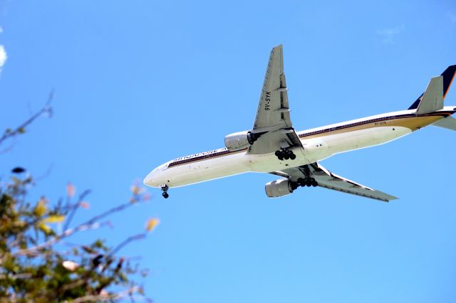 Boeing 777-200 (9V-SYK)