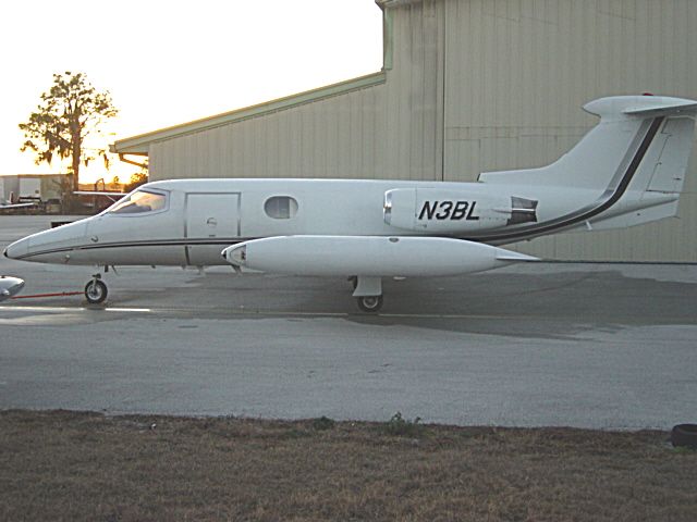 Learjet 23 (N3BL)