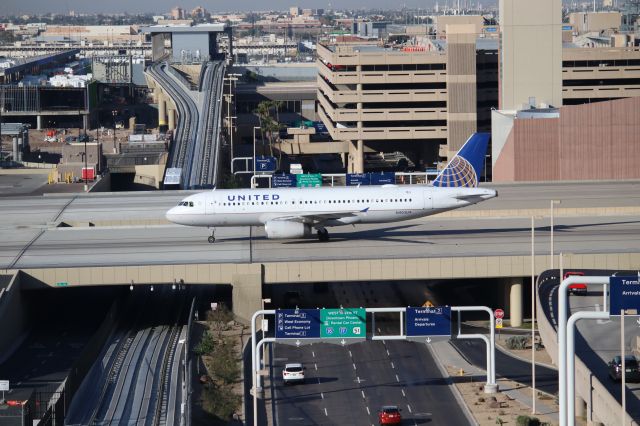 Airbus A320 (N403UA)