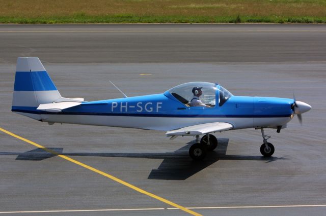SLINGSBY T-67 Firefly (PH-SGF) - REALLY THE FIRST SLINGSBY OF THIS TYPE AT FLIGHTAWARE?? A PICTURE OUT OF THE SUMMER OF 2004 TAKEN WITH CANONS FIRST DIGITAL REFLEX, my second hand D30.