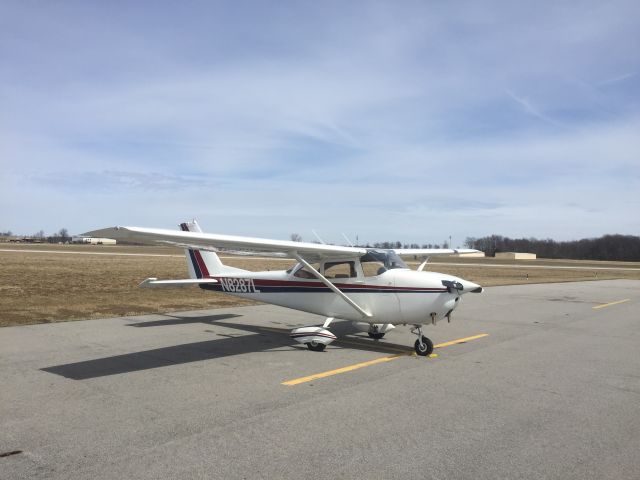 Cessna Skyhawk (N8287L)