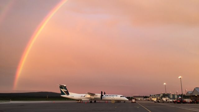 de Havilland Dash 8-400 (C-FOEN)