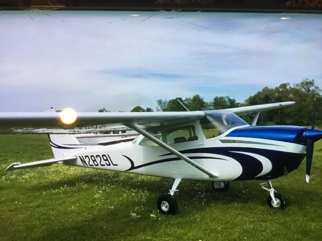 Cessna Skyhawk (N2829L)
