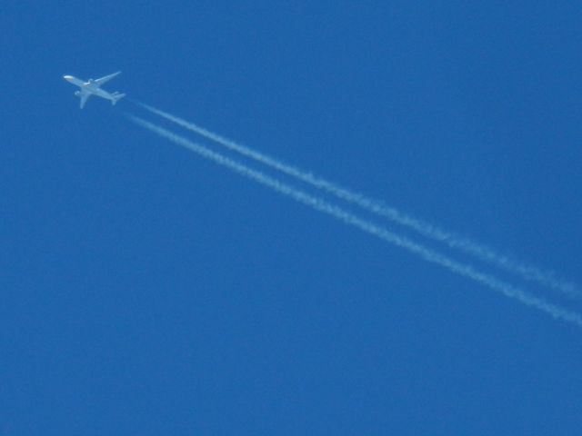 Airbus A350-900 (A7-ALT) - A Qatar Airbus A350-900 Flies By My Home En-Route To Miami