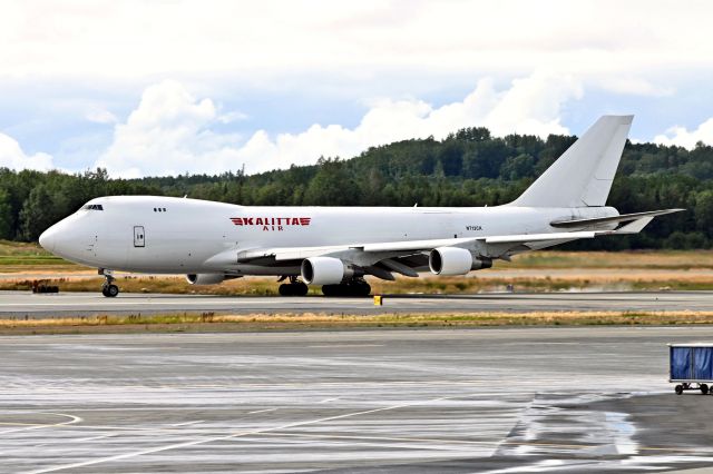 Boeing 747-400 (N712CK)