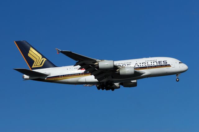 Airbus A380-800 (9V-SKB)