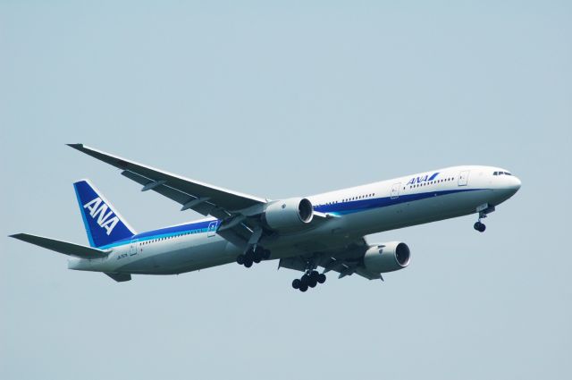 BOEING 777-300 (JA757A) - Boeing 777-381 c/n 27040/442