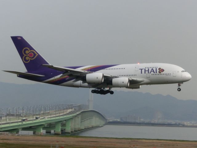 Airbus A380-800 (HS-TUE) - 初めて見たタイA380の着陸。