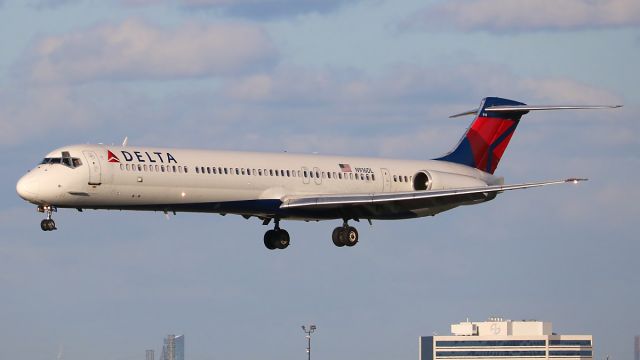 McDonnell Douglas MD-88 (N916DL) - June 13 2018