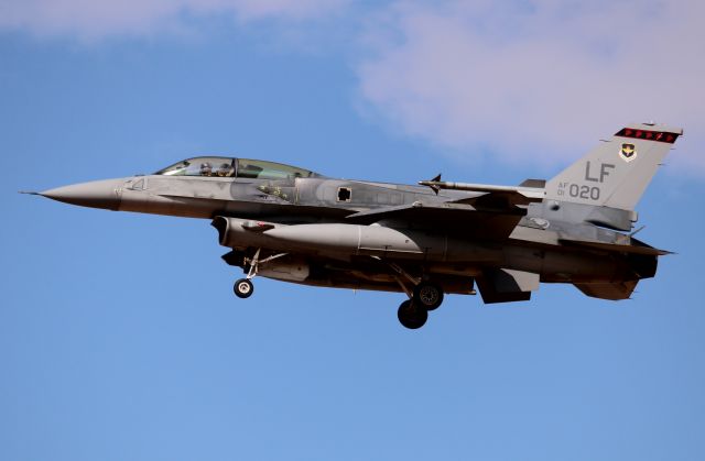 Lockheed F-16 Fighting Falcon (01-6020)