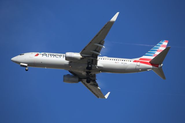 Boeing 737-800 (N813NN)
