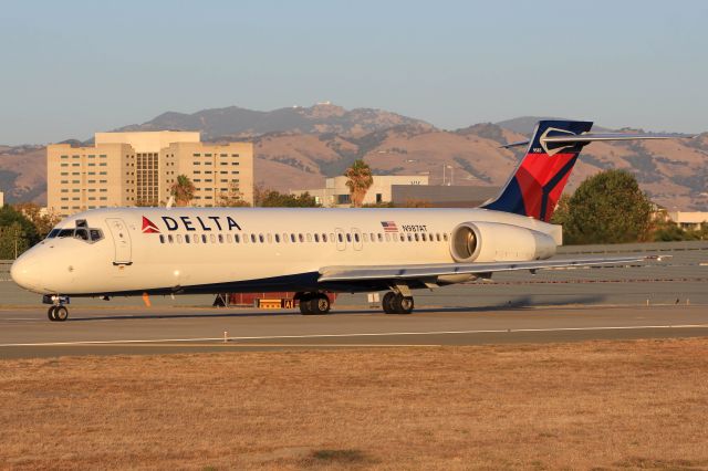 Boeing 717-200 (N987AT)