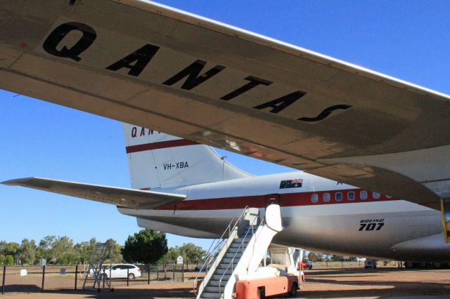 Boeing 707-100 (VH-XBA)