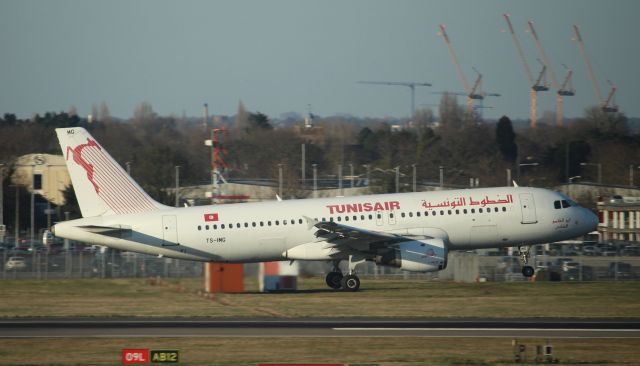 Airbus A320 (TS-IMG)