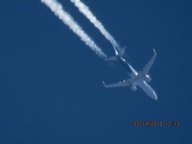 Boeing 737-900 (N275AK)