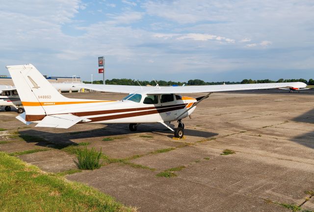 Cessna Skyhawk (N4885D)