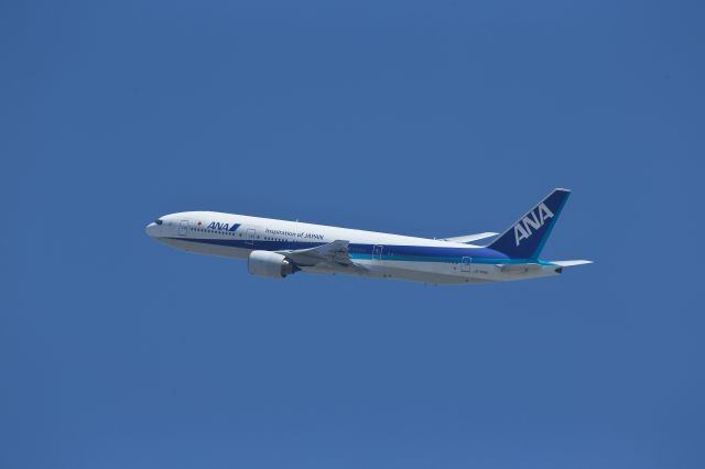 Boeing 777-200 (JA703A)