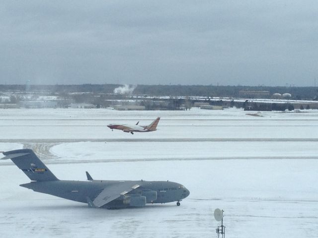 Boeing 737-700 (N888TY) - Taken from the catwalk outside DPA ATCT