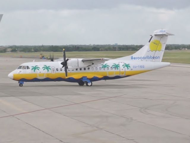 CUT1512 — - AEROCARIBBAN Arriving nonstop from Santiago de Cuba!
