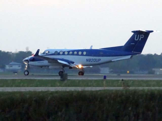 Beechcraft Super King Air 350 (N820UP)