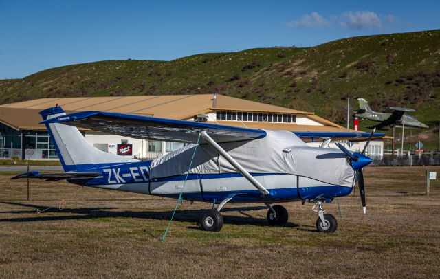 Cessna 206 Stationair (ZK-EDI)