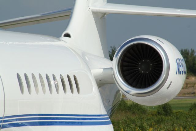 Dassault Falcon 2000 (N680DF)