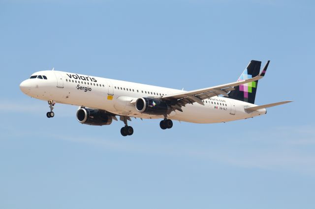 Airbus A321 (XA-VLT)