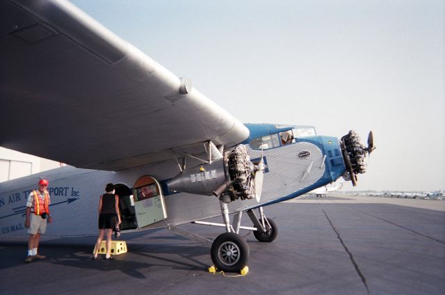 Ford Tri-Motor (N8407)