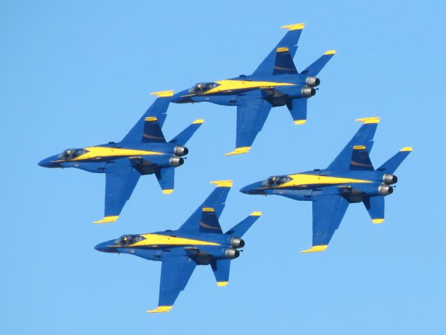 — — - 4x US Navy Blue Angels McDonnell Douglas F/A-18 Hornets at the 2012 MCAS Miramar Air Show.