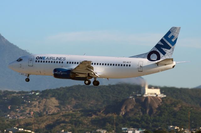 Boeing 737-700 (CC-AIT)