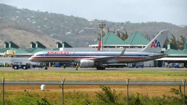 Boeing 757-200 (N642AA)