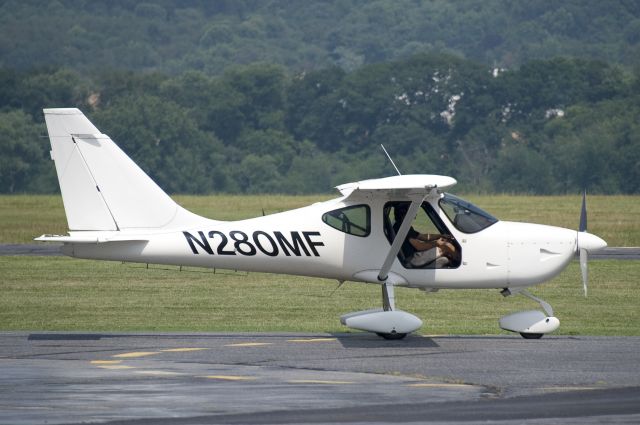 Cessna Skyhawk (N280MF) - N280MF  OMF  OMF-100-160  KFDK  20120716