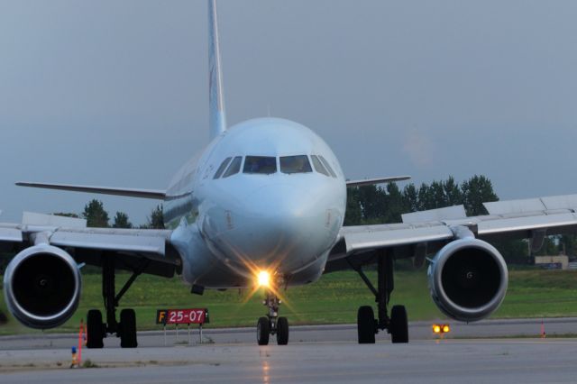 Airbus A320 (C-FFWN) - Turning off Rwy 07 after a flight from Toronto (YYZ/CYYZ)